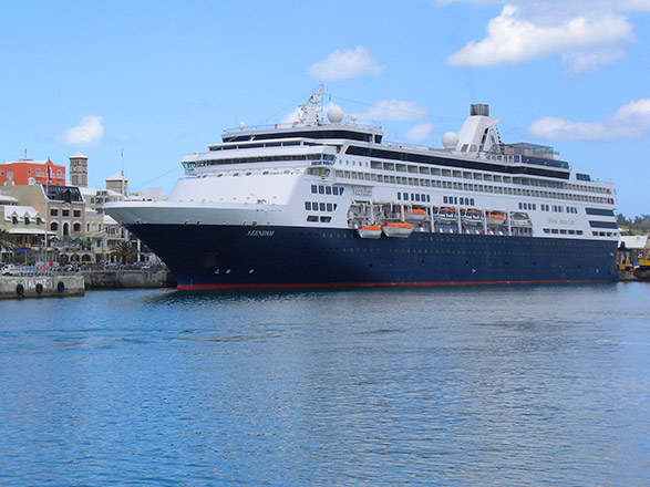 Les Caraibes de l'Est à l'Ouest & Est de Cuba : Gustavia, Tortola, Castries, La Havane,