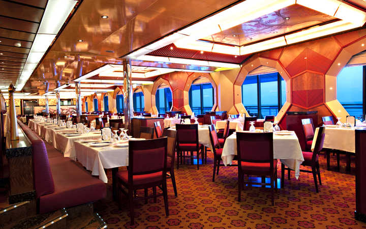 Barco Carnival Glory