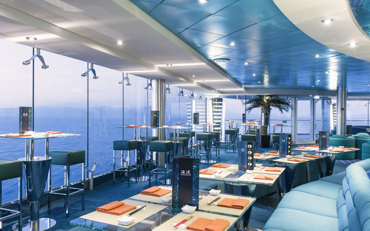 Barco MSC Lirica