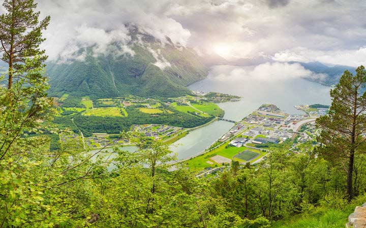 Andalsnes escale,Andalsnes-Norvège_720x450,NO,AND,41718.jpg