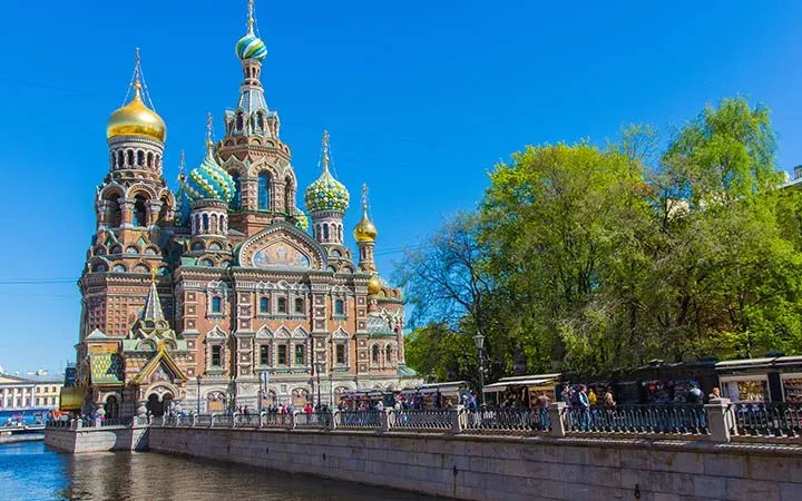 escale,Saint Petersbourg-Russie_720x450,RU,LED,46638.jpg