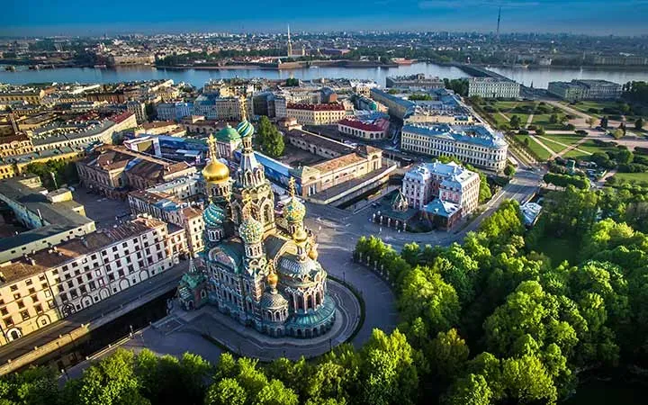 escale,Saint Petersbourg-Russie_720x450,RU,LED,46639.jpg