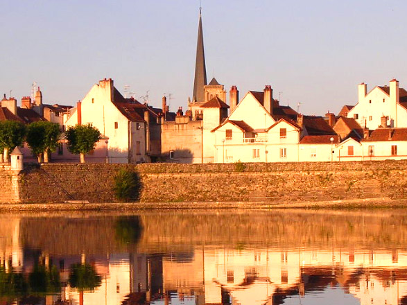 https://static.abcroisiere.com/images/fr/escales/escale,auxonne-auxonne_zoom,FR,ZKG,28462.jpg