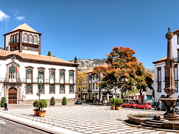 https://static.abcroisiere.com/images/fr/escales/escale,funchal-funchal_zoom,PT,FNC,67397.jpg