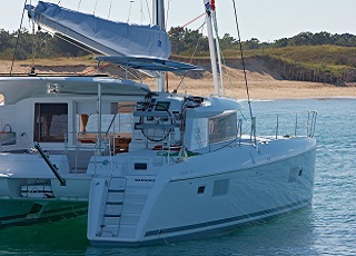  Catamaran Lagoon 421