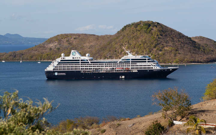 Bateau Azamara Quest