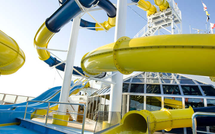 Bateau Carnival Dream