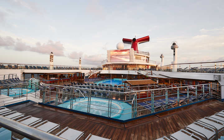 Bateau Carnival Freedom