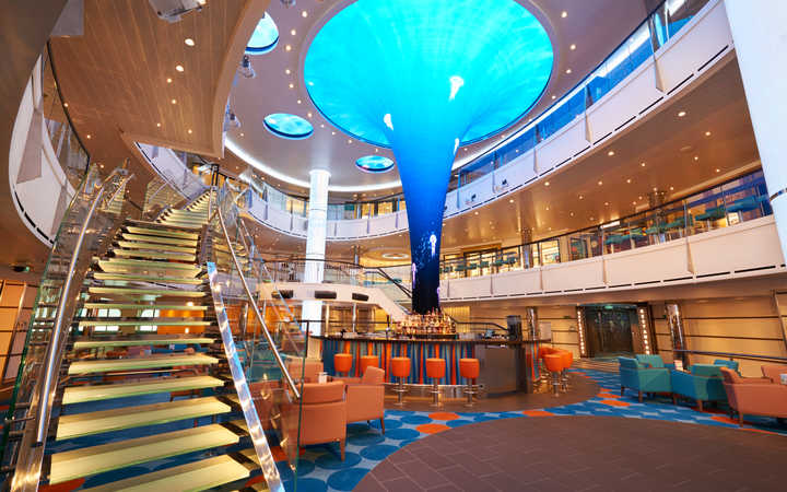 Bateau Carnival Vista