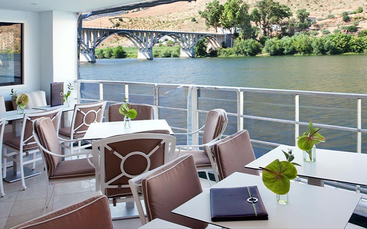 Bateau M/S Queen Isabel 