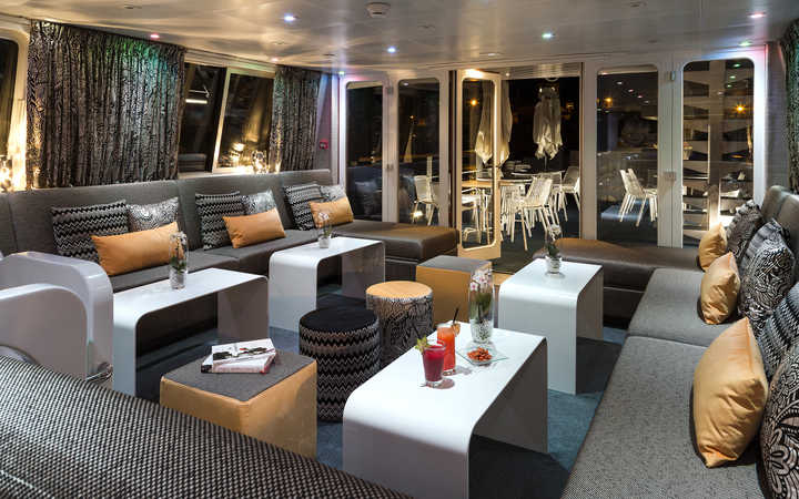 Bateau Madeleine (ou similaire)