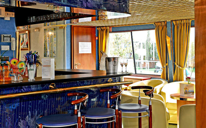 navire,ms-la-boheme-ou-similaire-_720x450,1214,510688.jpg
