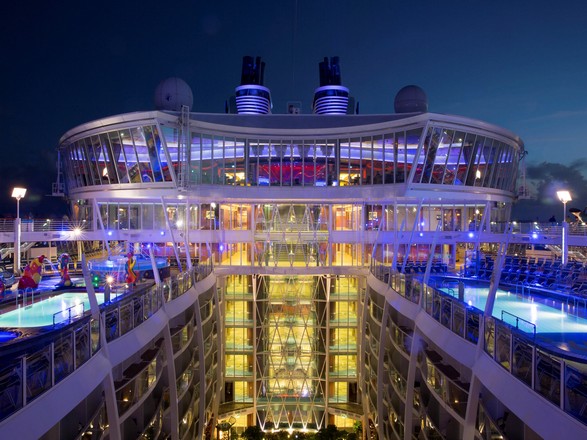 https://static.abcroisiere.com/images/fr/navires/navire,oasis-of-the-seas_max,420,27511.jpg