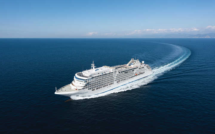 Bateau Silver Muse