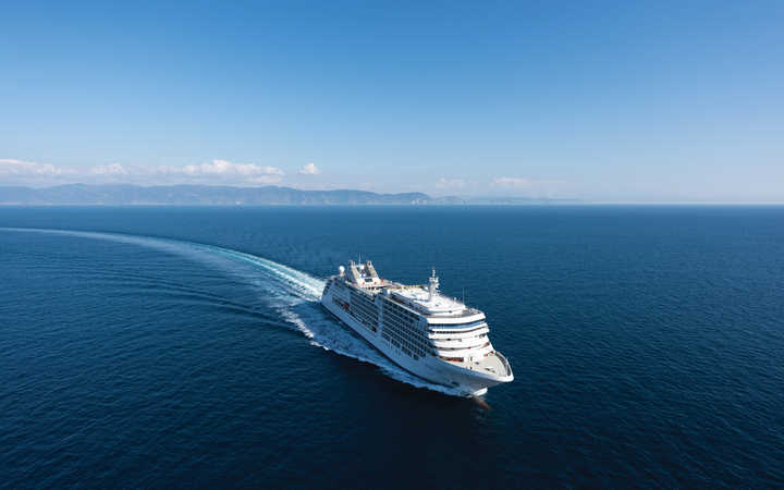 Bateau Silver Muse