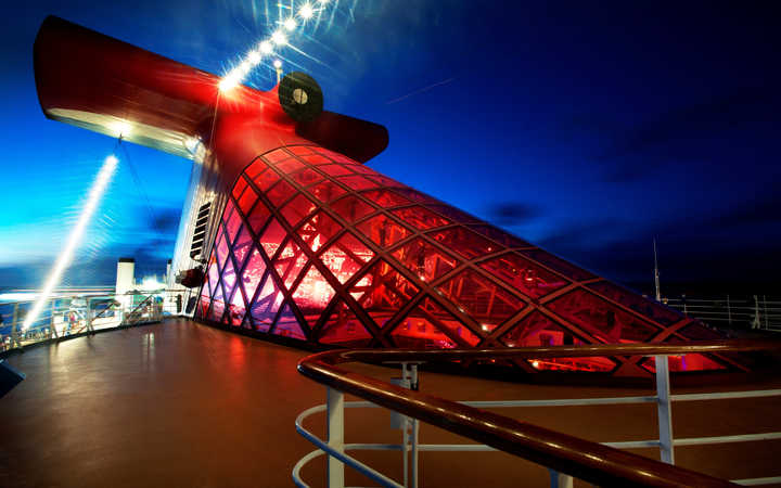 Nave Carnival Miracle