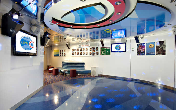Nave Carnival Miracle