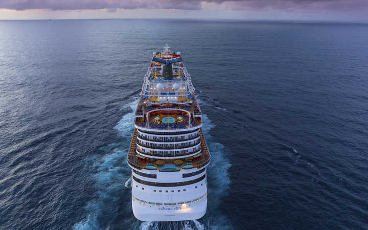 Nave Carnival Vista