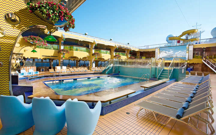 Nave Costa Serena