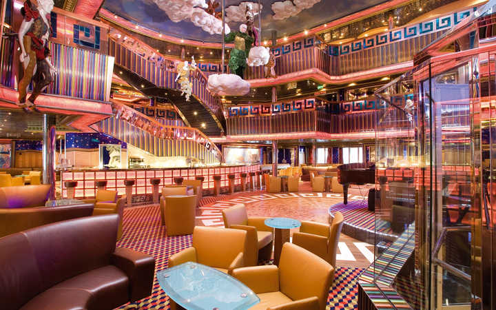 Nave Costa Serena