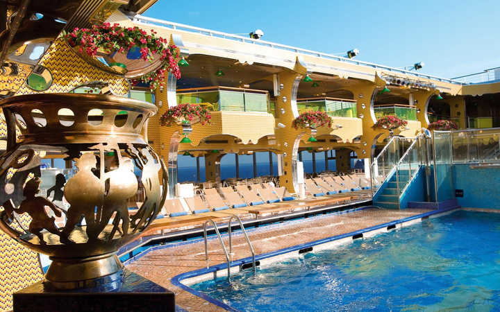 Nave Costa Serena