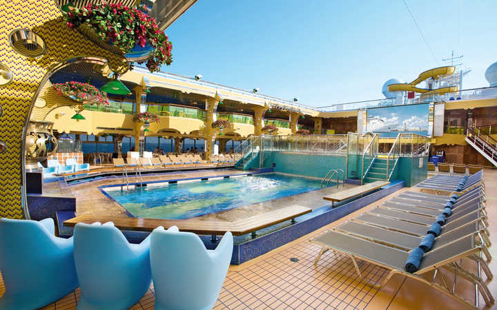 Nave Costa Serena