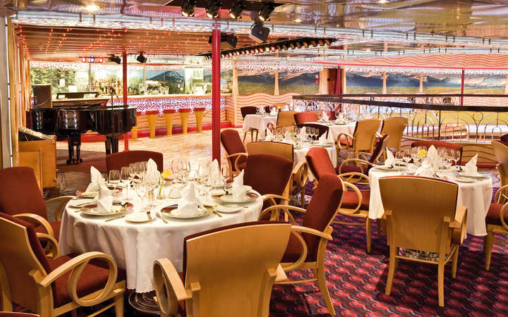 Nave Costa Serena