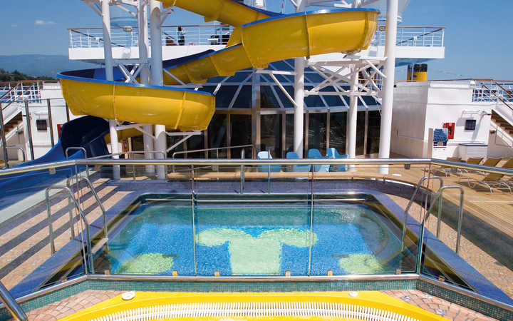 Nave Costa Serena