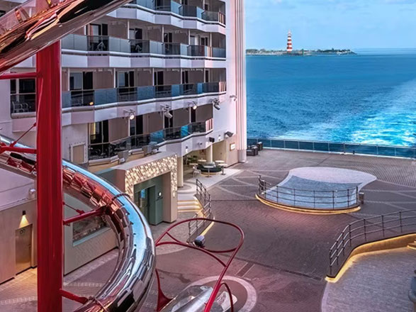 Nave MSC World America