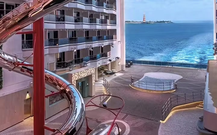 Nave MSC World Asia